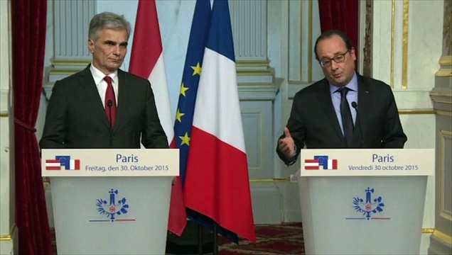 Migrants: Hollande appelle à ne pas ériger de murs en Europe