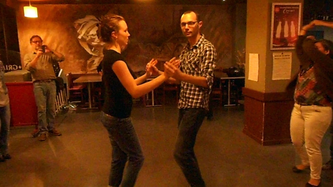 Juegos Stages debutants bachata 28 octobre 2015