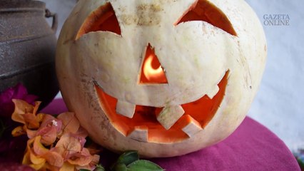 Halloween comemorado com ritual em casa de bruxa