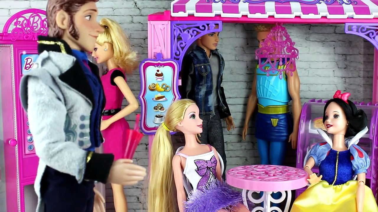 Frozen Elsa Kidnapped! Anna & Kristoff Save Elsa from Villain. Hans