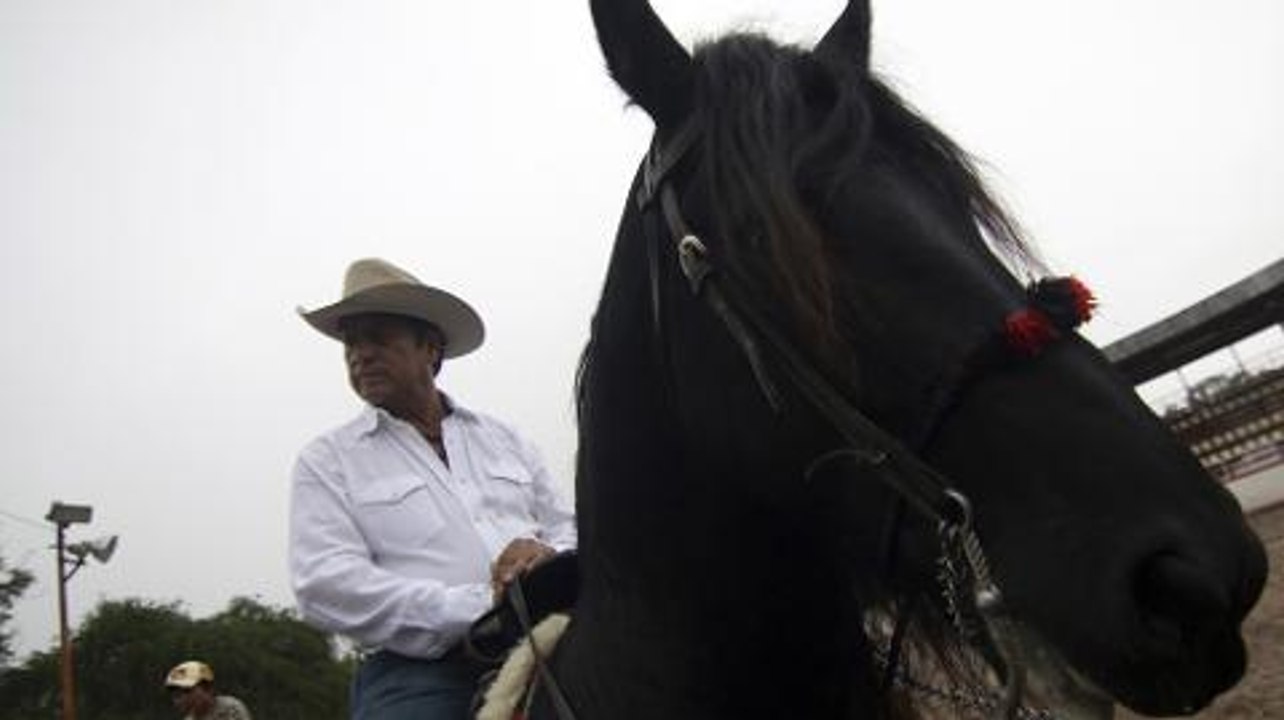 Talk to Al Jazeera - Jaime 'El Bronco' Rodriguez: Mexico's new Zorro?