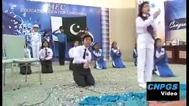 Bara Dushman Bana Phirta hy jo Bachun sy Larta hy