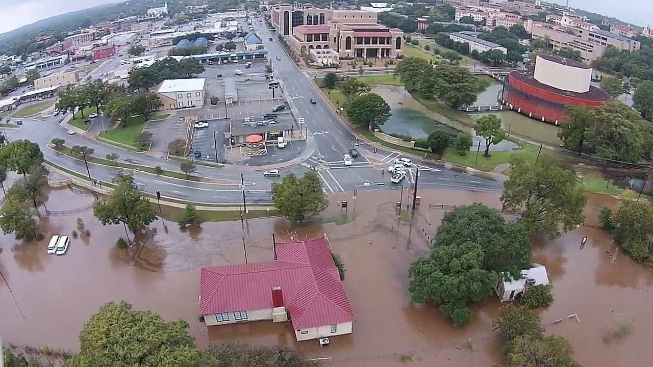 Man filmed massive Flood in Texas with a Drone