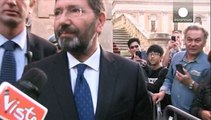 El alcalde de Roma retira su dimisión