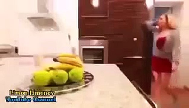 Утро после праздников ахааааа вот блондинка офигеть не встать))