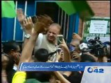 PM Nawaz Sharif arrives at UC-70 Lahore to cast his vote LG elections