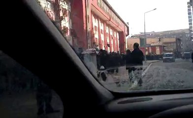 Van depremi sonrası unuttuğumuz yardım kuyruğu..