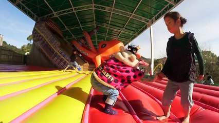 Kan & Aki ハウステンボスのふわふわランドであそんだよ♪