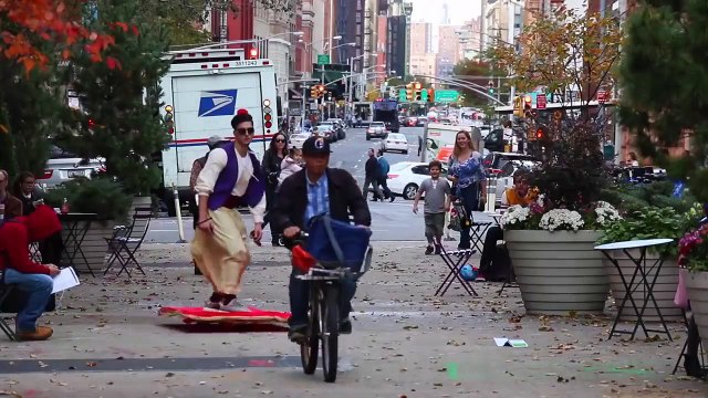 Aladdin et son tapis volant à New York
