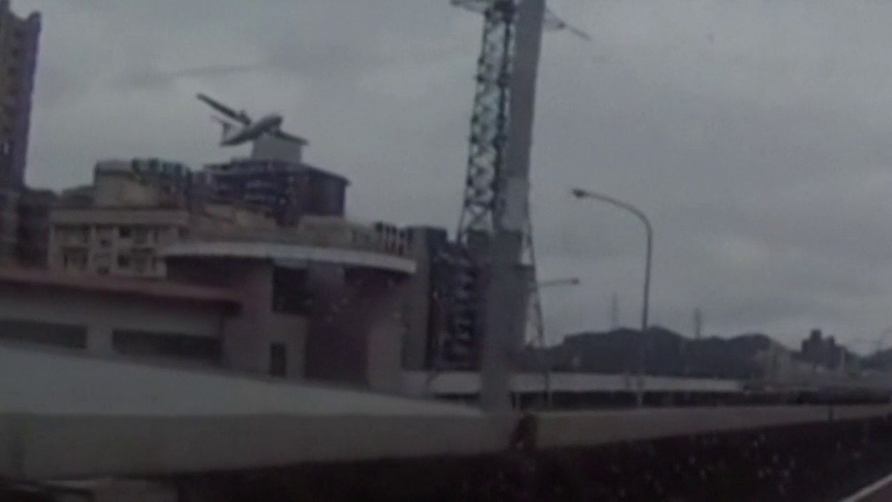 plane crash OMG...