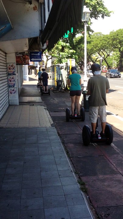 Dans les rues de Papeete en gyropodes Segway à Tahiti
