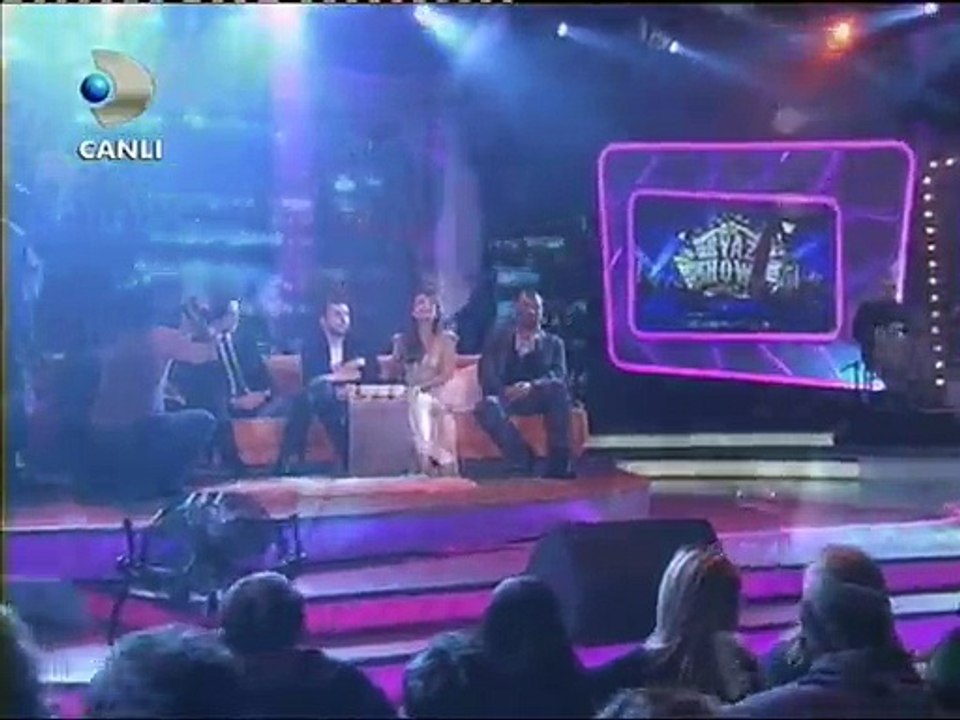 Yonca Lodi & Gökhan Tepe - Ay Gız / Beyaz Show