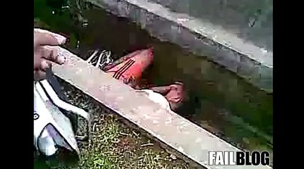 Indonesian Motorcycle Wheelie FAIL