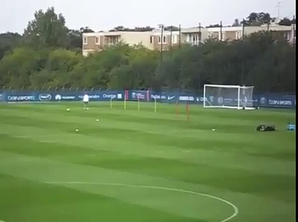 Laurent Blanc réussit deux barres transversales de rang