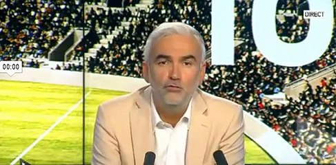 Léa Salamé '"fait péter le décolleté" sur I-télé