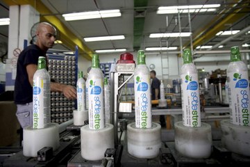 SodaStream Teams Up With Bedouin Town in Offer to Take in Syrian Refugees - Diplomacy and Defense