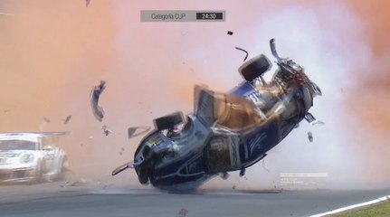 L'accident spectaculaire en Porsche Cup de Pedro Piquet