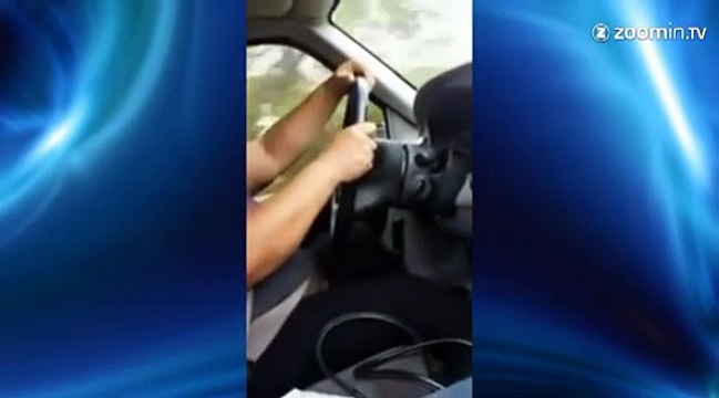 Un moniteur de conduite insulté par son élève!