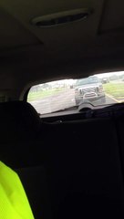 Il conduit comme un fou sur la route : cela va rapidement se retourner contre lui !