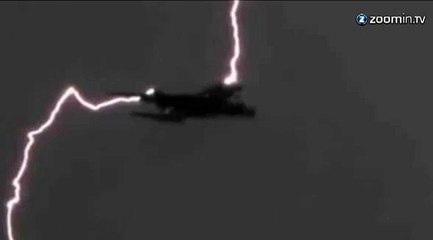 Un boeing foudroyé en plein vol