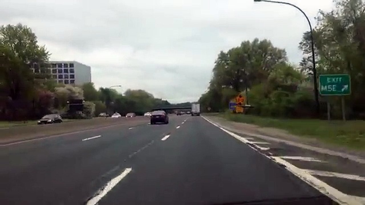 Accident sur la route : le camion était trop gros pour le pont