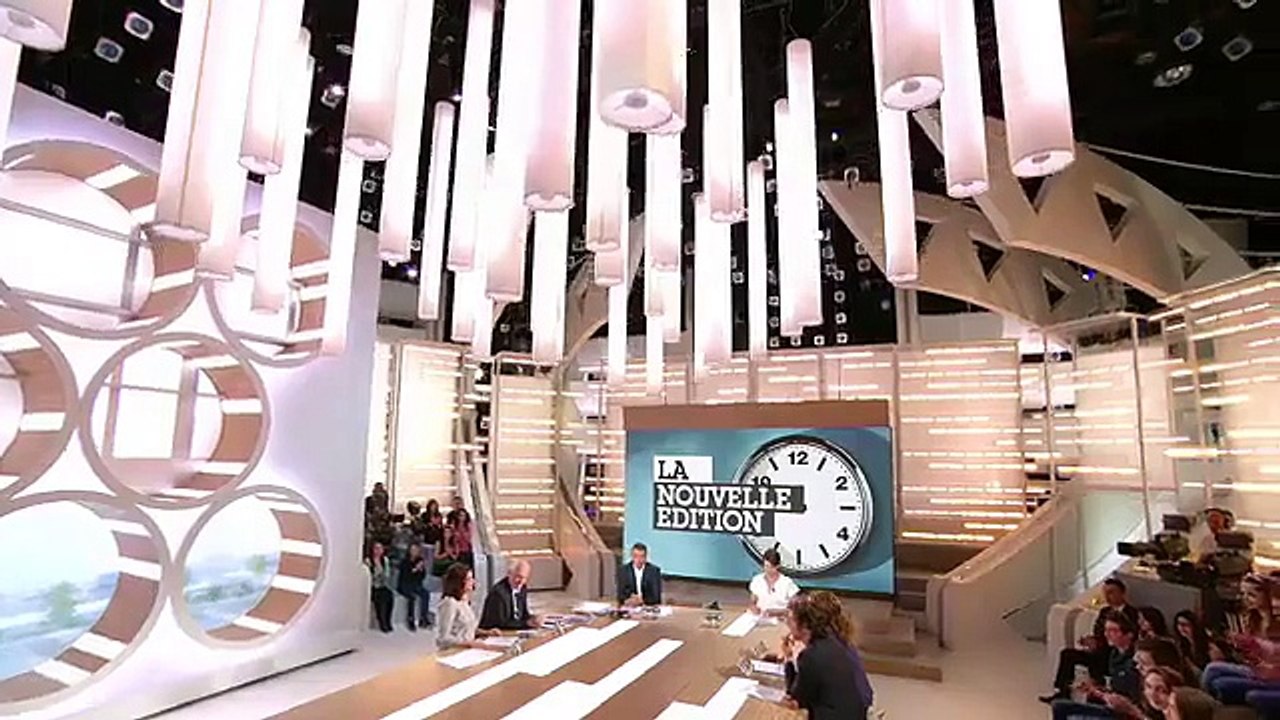 La miss météo de "La Nouvelle Edition" présente son bulletin météo en chantant du Charles Aznavour