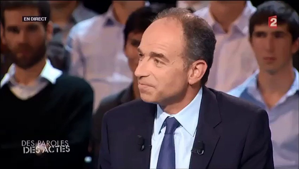 David Pujadas s'énerve... mais son micro est allumé !