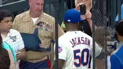 Le lancer ridicule de 50 Cent à un match de baseball
