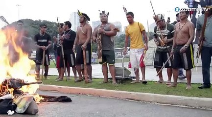 Brésil: les Indiens Guarani protestent
