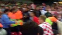 Grosse bagarre entre les supporters croates et mexicains