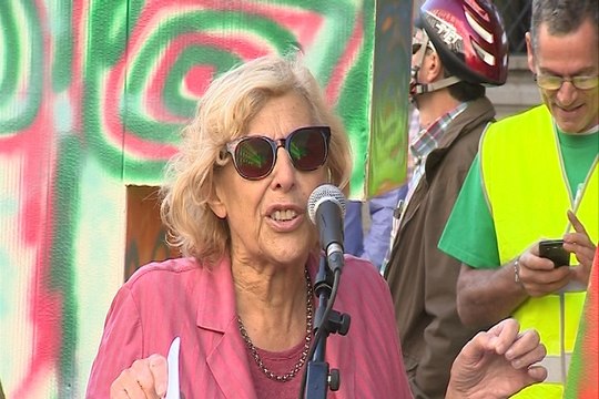 Carmena: Los coches son necesarios pero también las bicis