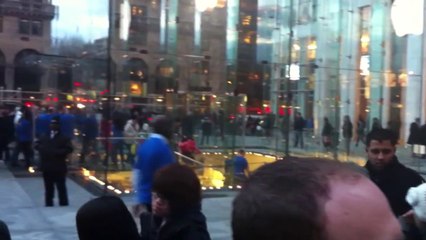 Souvenez-vous  à l'époque, la sortie de l'iPad 2 à l'Apple Store de New York