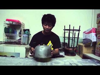 Panas Gini Enak Pakai Topi