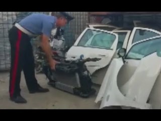 Casoria (NA) - Scoperta officina di auto rubate (21.09.15)