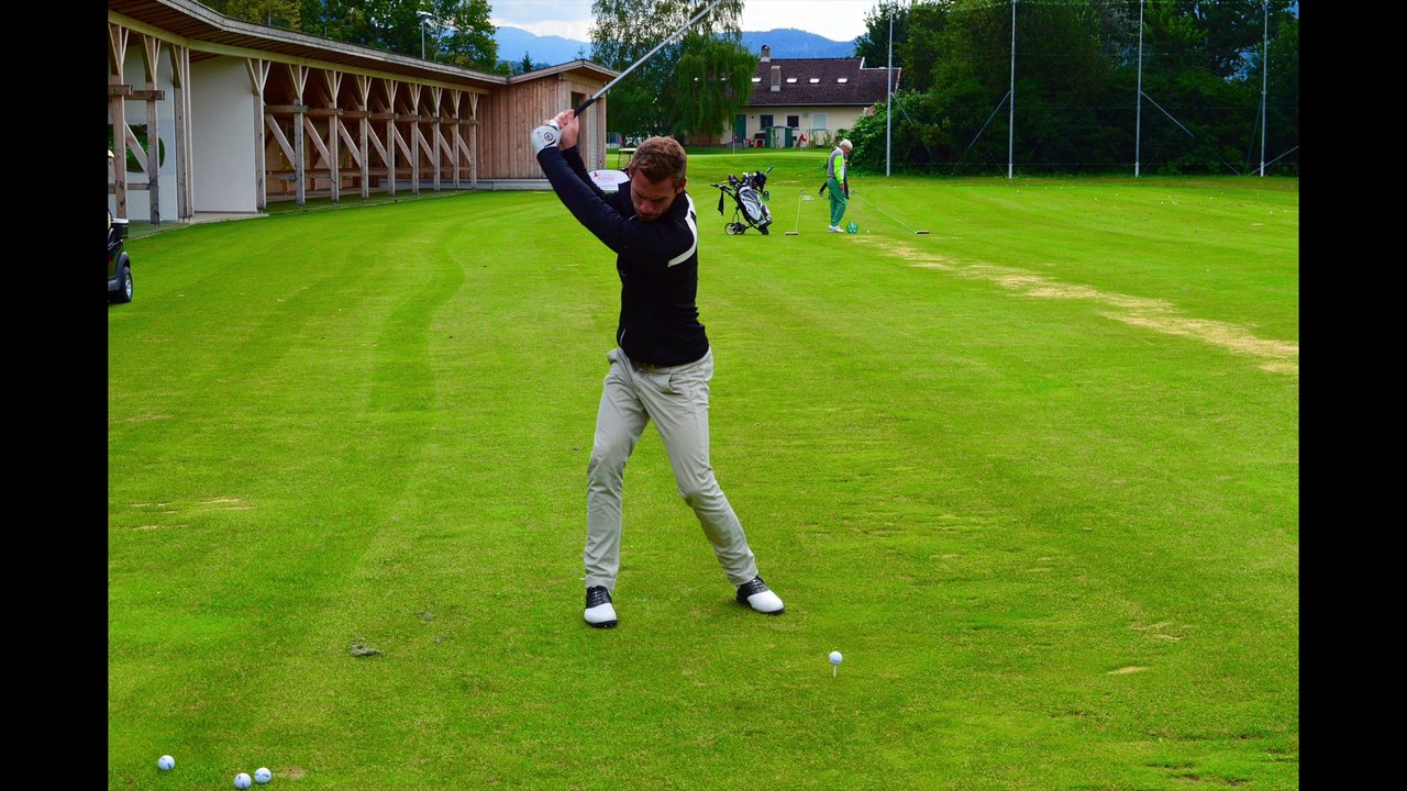 Wie driven Sie richtig - Abschlag Driving Range im Golf Resort Achental