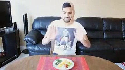 HOW GIRLS EAT IN REAL ANE ON FB Zaid ali funny vid