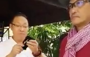 Cet artiste de rue découpe plus vite que son ombre !