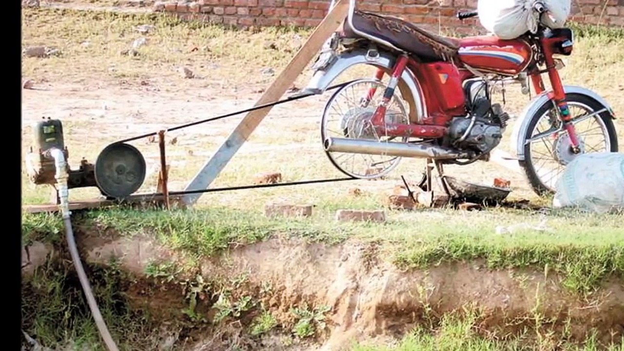 Funny Video: It happens only in India - Must Watch