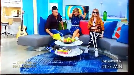 Palina-Rojinski-singt-im-Sat1-Wenn-ich-du-ware-Circus-halligalli-fruhstucksfernsehen