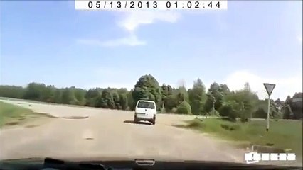 Deadly accident in Russia FRONT TIRE EXPLOSION