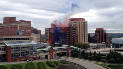Spectaculaire : un immeuble détruit sous les feux d'artifice !