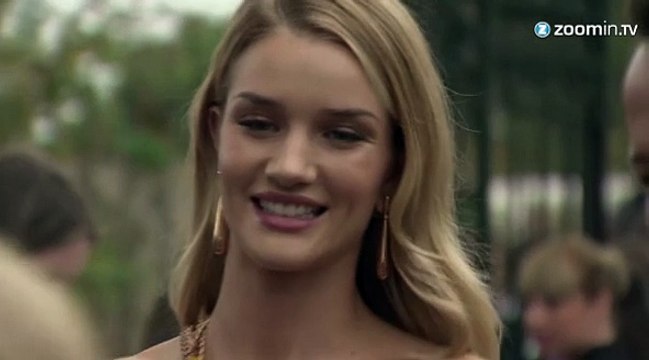 Rosie Huntington-Whiteley pose topless!