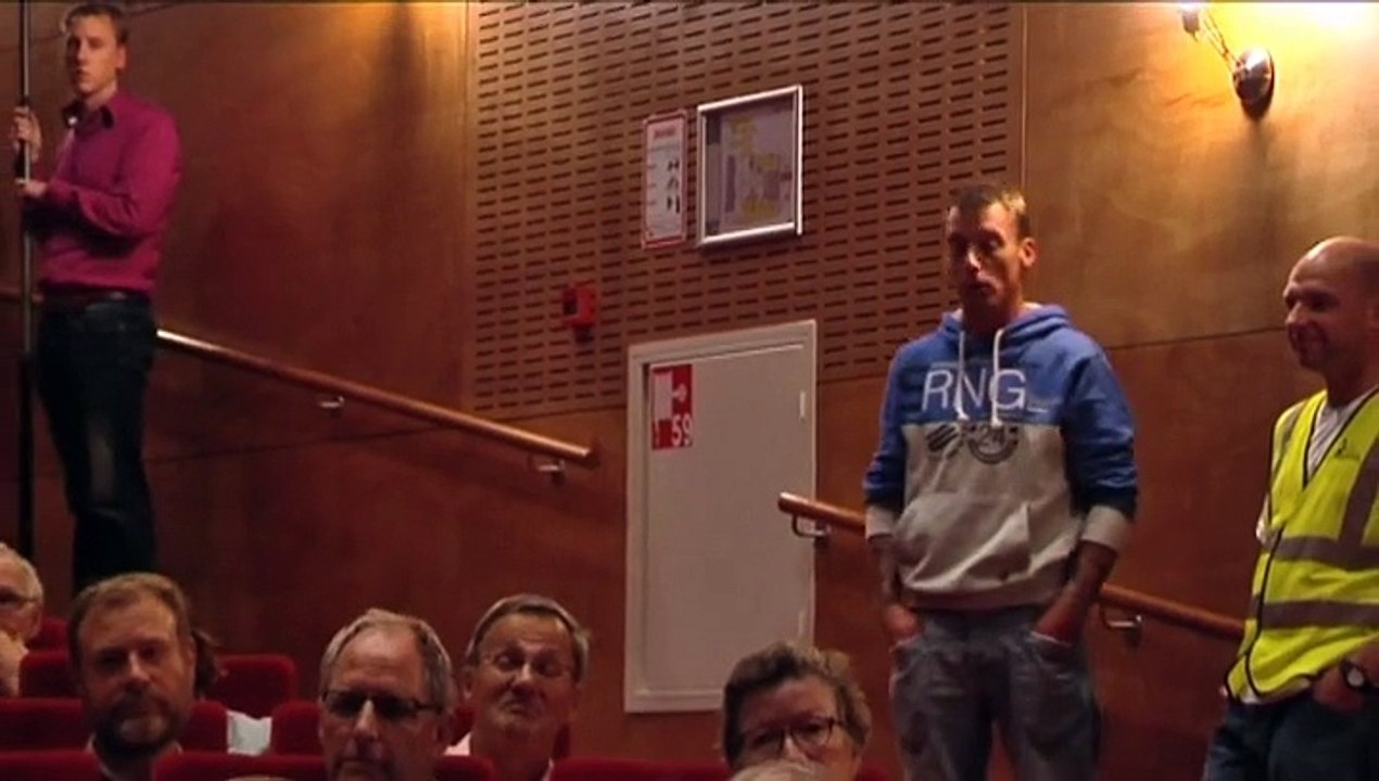 Bezoekers informatieavond over noodopvang tonen twee gezichten - RTV Noord