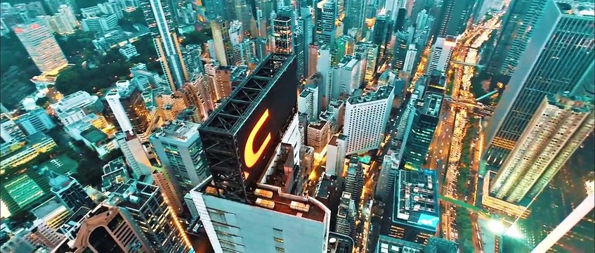 Ils piratent un écran publicitaire géant d'un gratte-ciel de Hong Kong