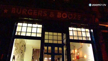 Anvers: un café sert un hamburger noir de noir