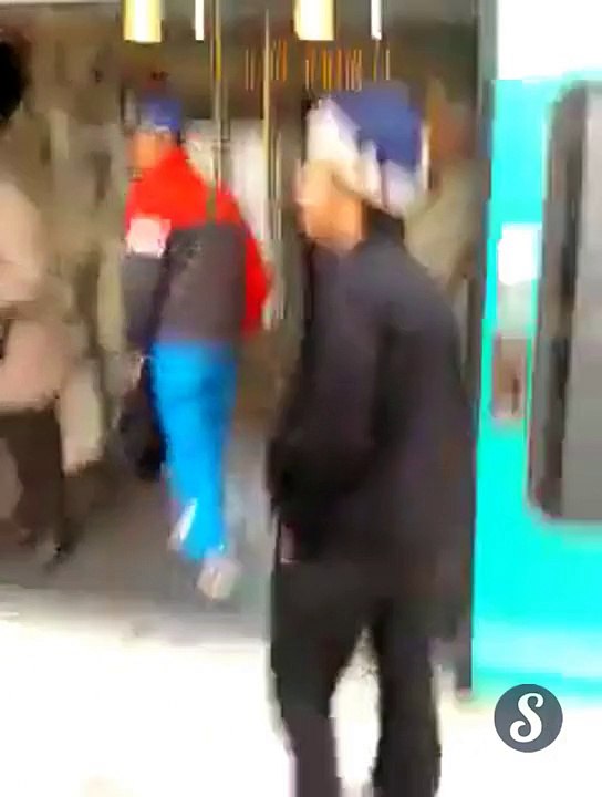 RER-Surfing : il s'accrochent à l'extérieur d'un RER