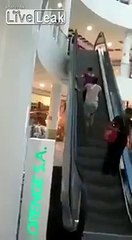 Ces femmes ont-elles déjà pris un escalator ?