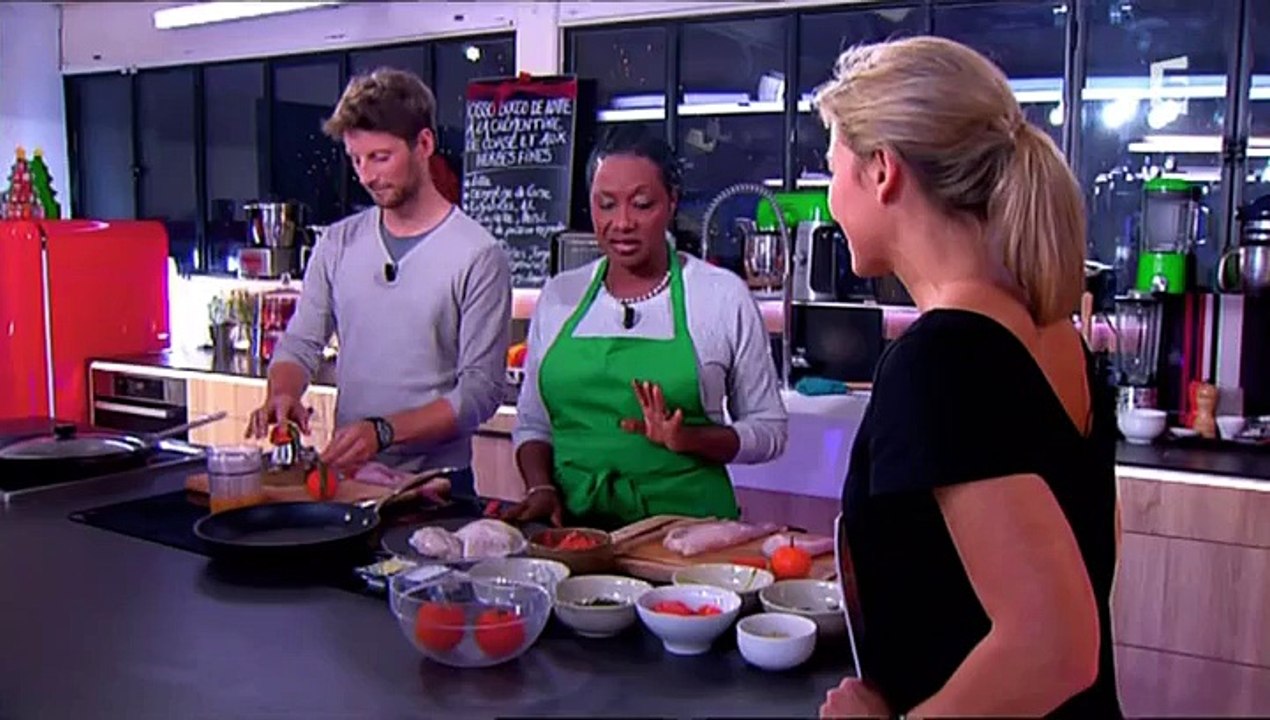 Allusions coquines et  fou rire pour Anne Sophie Lapix et Babette de Rozières sur le plateau de C à vous