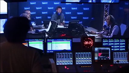 Jean-Pierre Elkabbach à Marine Le Pen : "Vous n'avez pas honte ?"