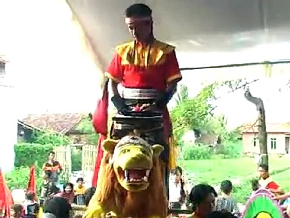 atraksi SULAP @ Seni Burok PUTRA NADA Entertainment Clip DIMAS Video Shooting Gebang Cirebon